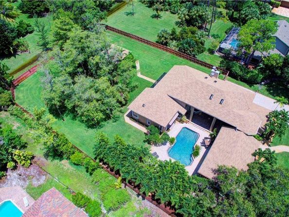 6879 NW 65th Terrace, Parkland FL 33067