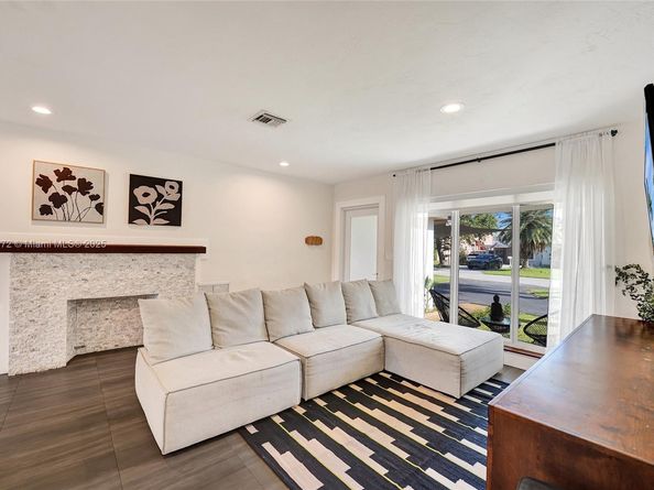 1440 Grant St, Hollywood FL 33020