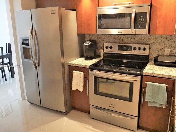 2801 NE 183rd St 714W, Aventura FL 33160