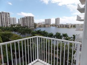 2801 NE 183rd St 714W, Aventura FL 33160