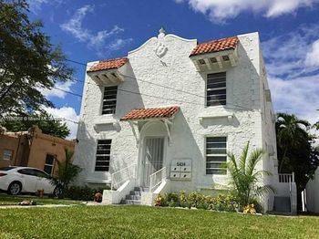 5422 NW 5th Ave