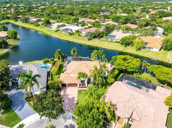 7056 NW 67th Ter, Parkland FL 33067
