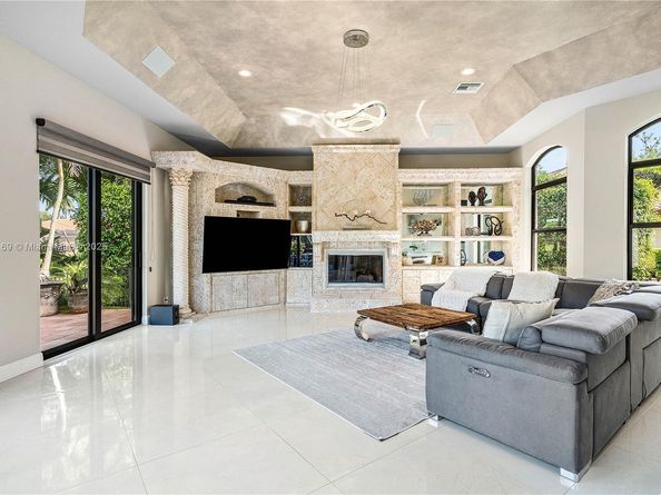 7056 NW 67th Ter, Parkland FL 33067