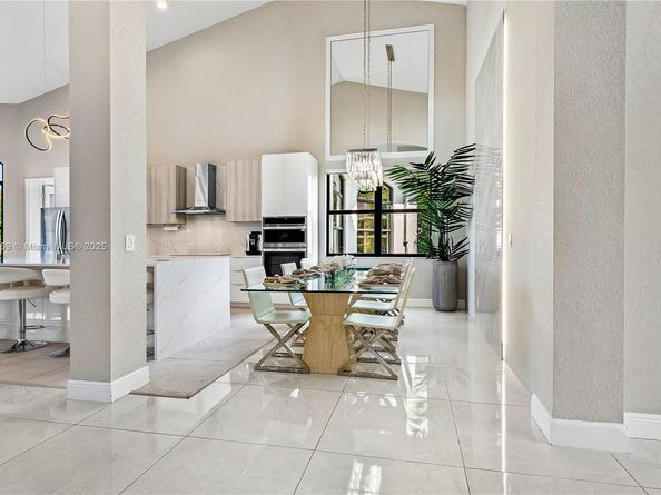 7056 NW 67th Ter, Parkland FL 33067