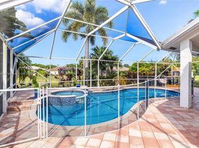 7056 NW 67th Ter, Parkland FL 33067