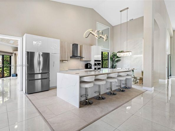 7056 NW 67th Ter, Parkland FL 33067