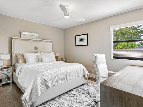 7056 NW 67th Ter, Parkland FL 33067