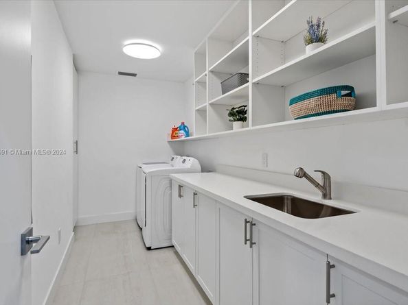 1339 Jefferson St, Hollywood FL 33019