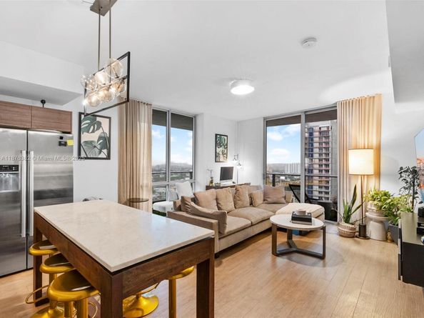 1010 SW 2nd Ave 1908, Miami FL 33130