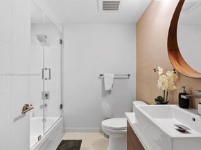 1010 SW 2nd Ave 1908, Miami FL 33130