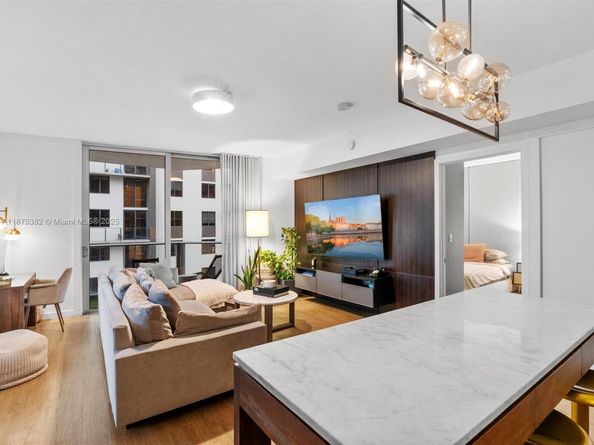 1010 SW 2nd Ave 1908, Miami FL 33130