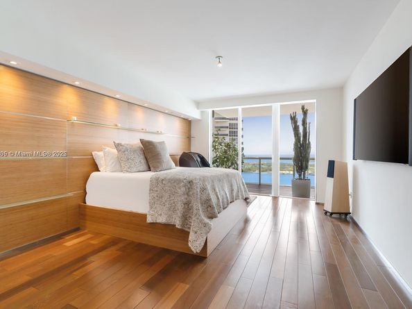 450 Alton Rd 3303, Miami Beach FL 33139