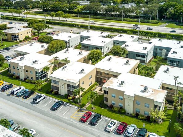 402 Capri I 402, Delray Beach FL 33484