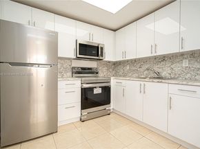 402 Capri I 402, Delray Beach FL 33484