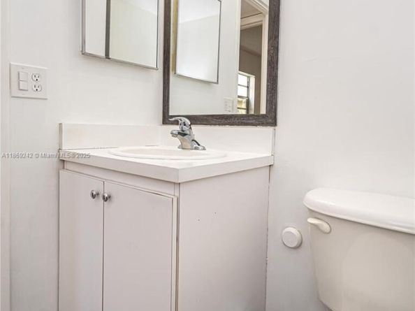 402 Capri I 402, Delray Beach FL 33484