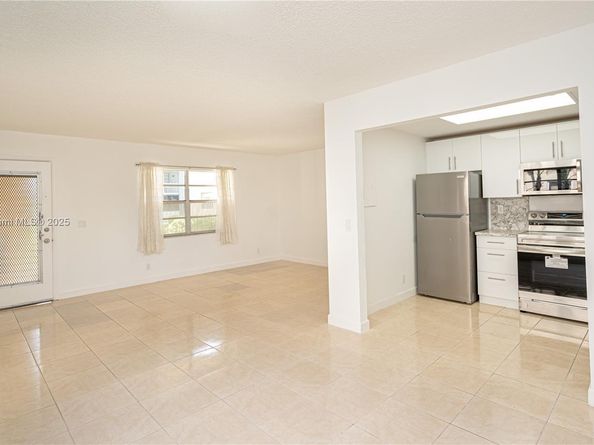 402 Capri I 402, Delray Beach FL 33484