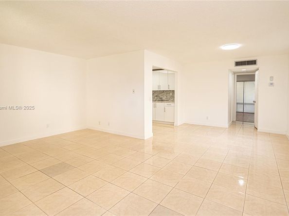 402 Capri I 402, Delray Beach FL 33484