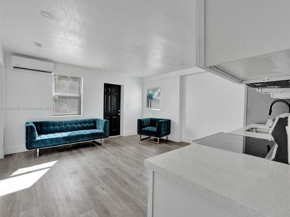 6143 SW 40th St, Miramar FL 33023