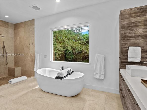 8923 Ludlam Rd., Pinecrest FL 33156
