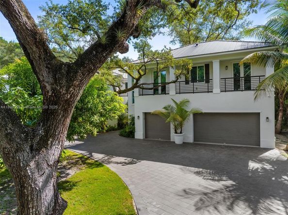 8923 Ludlam Rd., Pinecrest FL 33156