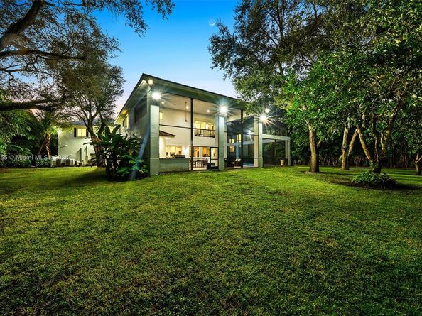8923 Ludlam Rd., Pinecrest FL 33156