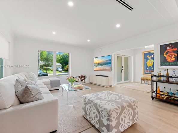 511 Catalonia Ave, Coral Gables FL 33134