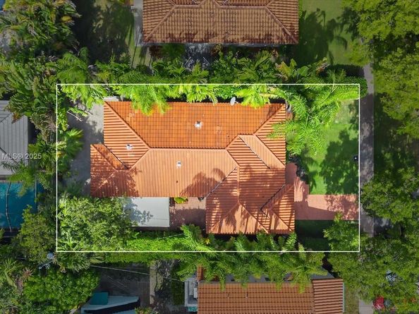 511 Catalonia Ave, Coral Gables FL 33134