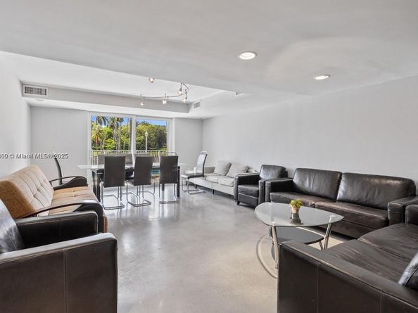 1740 NW N River Dr 614, Miami FL 33125