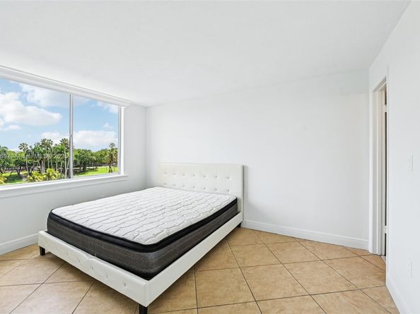 1740 NW N River Dr 614, Miami FL 33125