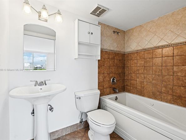 1740 NW N River Dr 614, Miami FL 33125