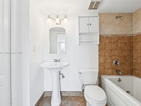 1740 NW N River Dr 614, Miami FL 33125