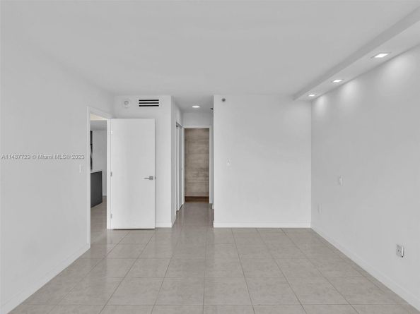 4101 Pine Tree Dr 621,620, Miami Beach FL 33140