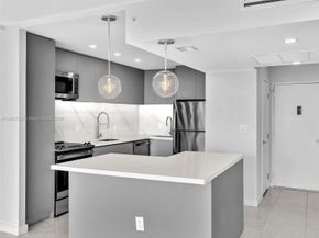 4101 Pine Tree Dr 621,620, Miami Beach FL 33140