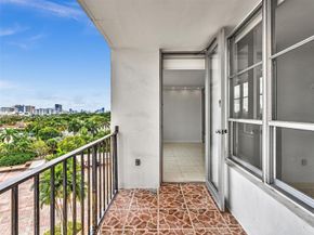 4101 Pine Tree Dr 621,620, Miami Beach FL 33140