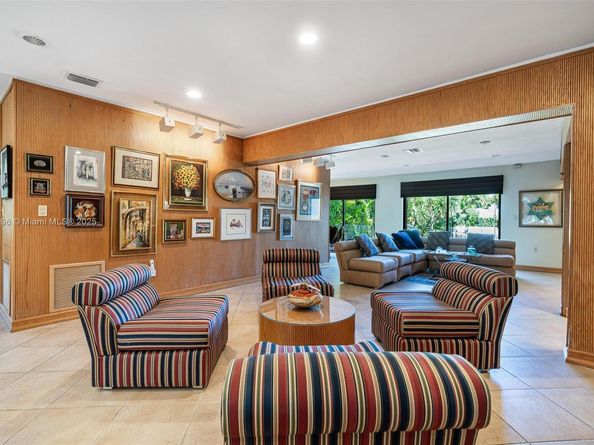 1855 Daytonia Rd, Miami Beach FL 33141