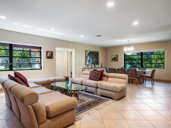 1855 Daytonia Rd, Miami Beach FL 33141