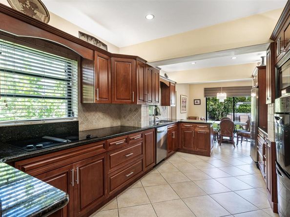 1855 Daytonia Rd, Miami Beach FL 33141