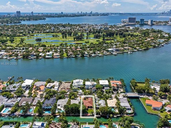 1855 Daytonia Rd, Miami Beach FL 33141