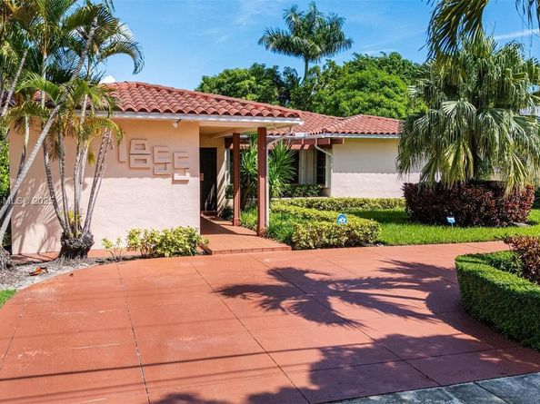 1855 Daytonia Rd, Miami Beach FL 33141