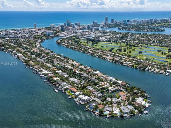 1855 Daytonia Rd, Miami Beach FL 33141