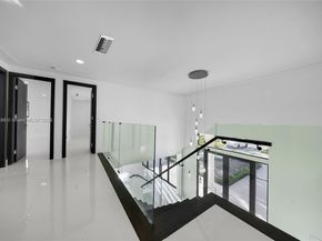 406 Holiday Dr, Hallandale Beach FL 33009