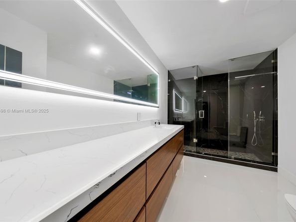 406 Holiday Dr, Hallandale Beach FL 33009