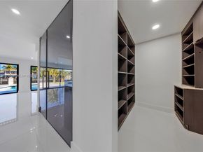 406 Holiday Dr, Hallandale Beach FL 33009