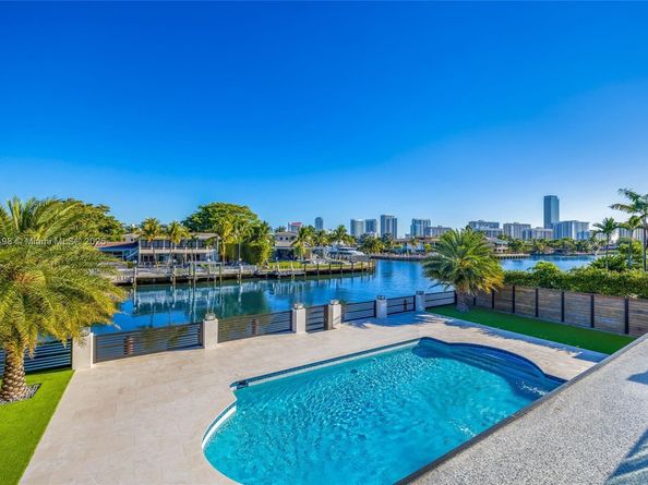 406 Holiday Dr, Hallandale Beach FL 33009