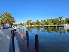 406 Holiday Dr, Hallandale Beach FL 33009