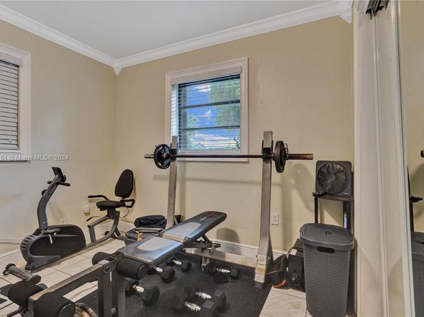 770 NW 175th Dr, Miami Gardens FL 33169
