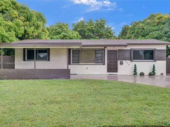 770 NW 175th Dr, Miami Gardens FL 33169