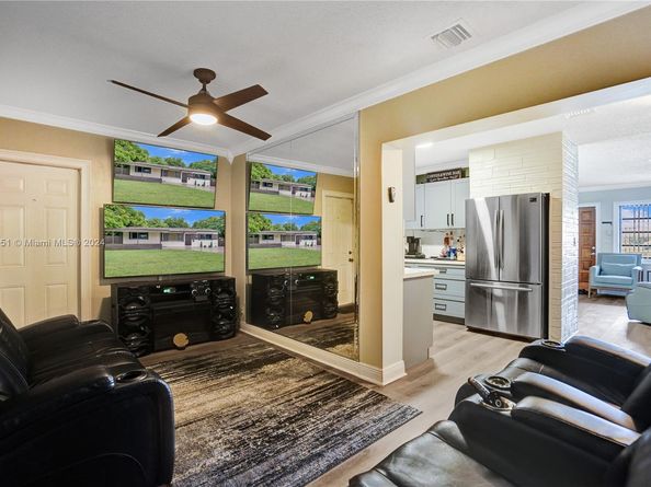 770 NW 175th Dr, Miami Gardens FL 33169