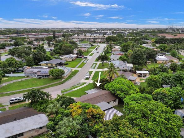 770 NW 175th Dr, Miami Gardens FL 33169