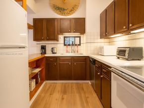 3164 Center St, Miami FL 33133